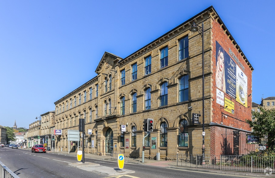 286 Bradford Rd, Batley for sale - Primary Photo - Image 1 of 1