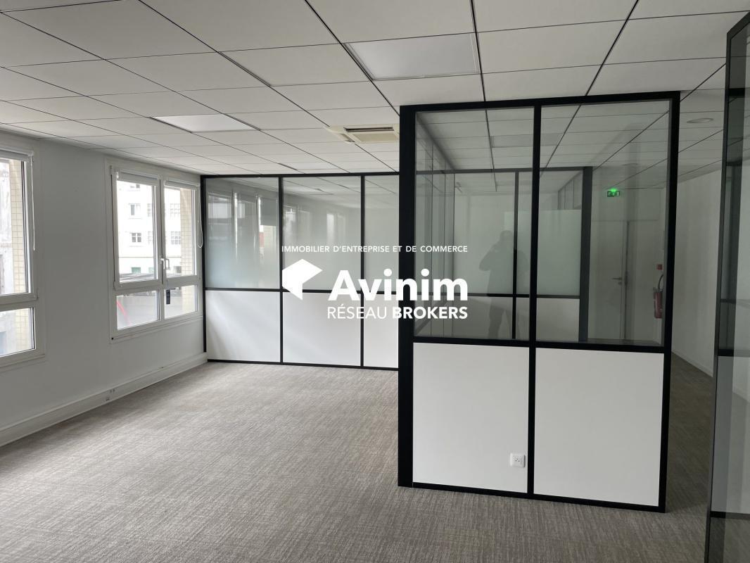 Office in Arcueil to rent Interior Photo- Image 1 of 16