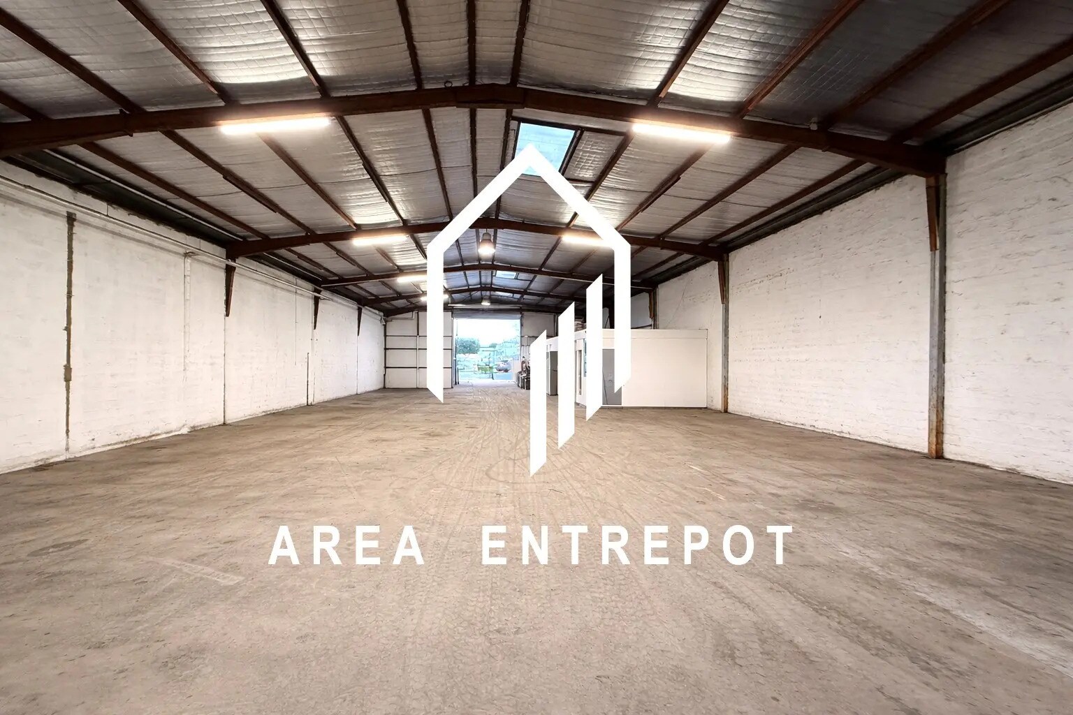 Industrial in Vitrolles to rent Building Photo- Image 1 of 7