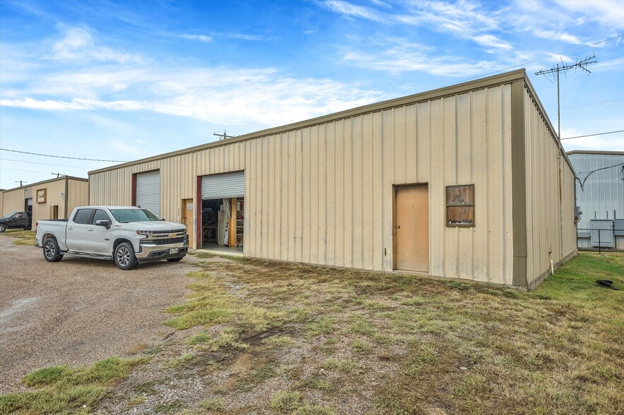 2002 Bobby Ln, Granbury, TX for sale - Primary Photo - Image 1 of 1