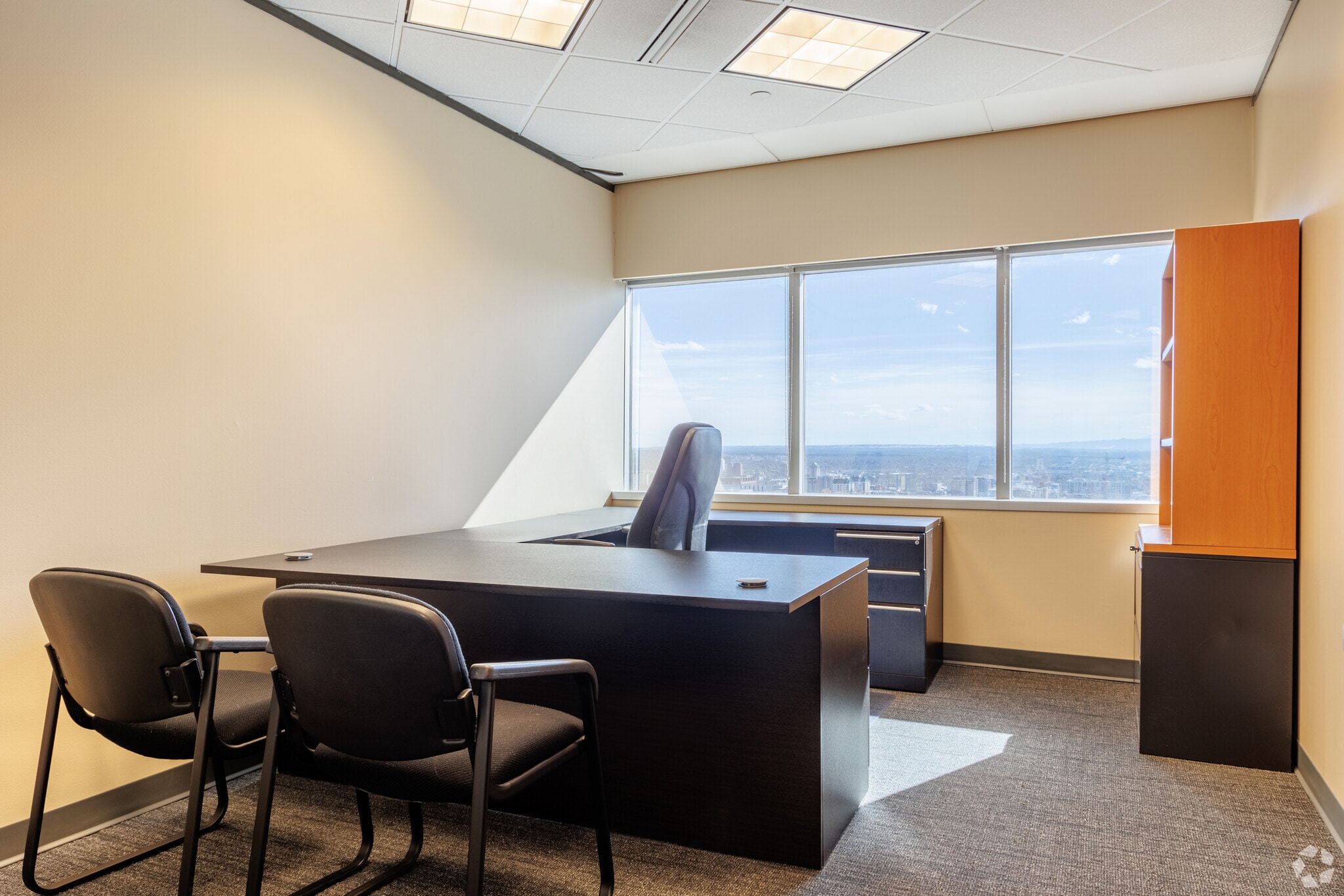 600 17th St, Denver, CO to rent Interior Photo- Image 1 of 2