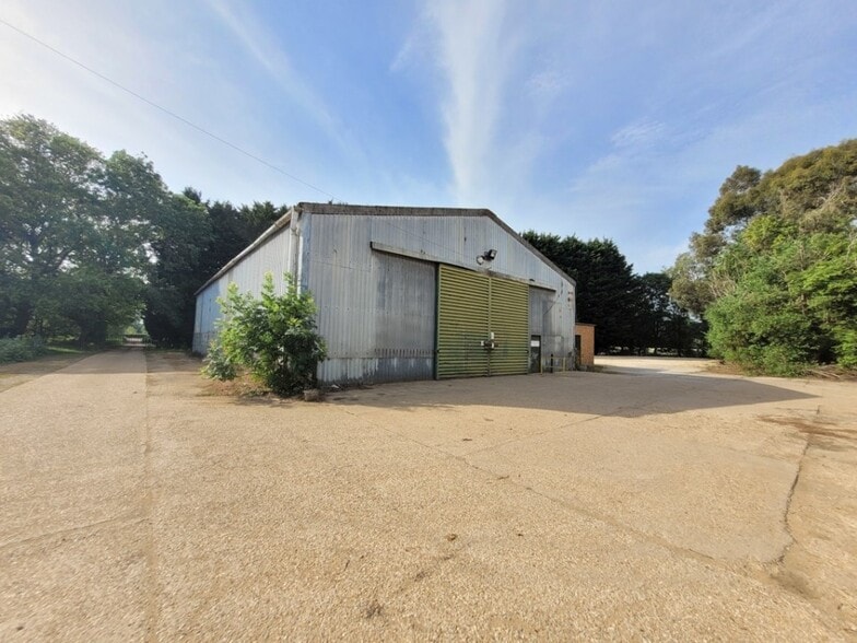 Drove Rd, Potton to rent - Primary Photo - Image 1 of 2