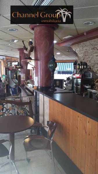 Retail in Orihuela, Alicante to rent Building Photo- Image 1 of 9