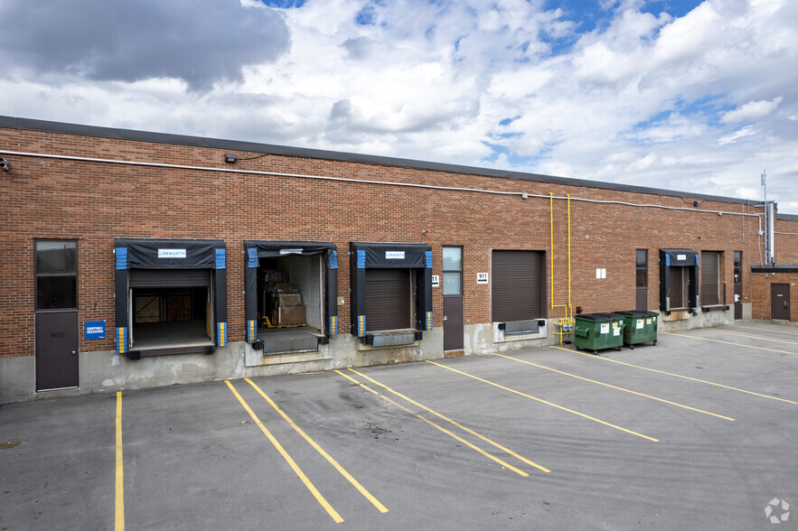 903-951 Matheson Blvd E, Mississauga, ON for rent - Building Photo - Image 3 of 7