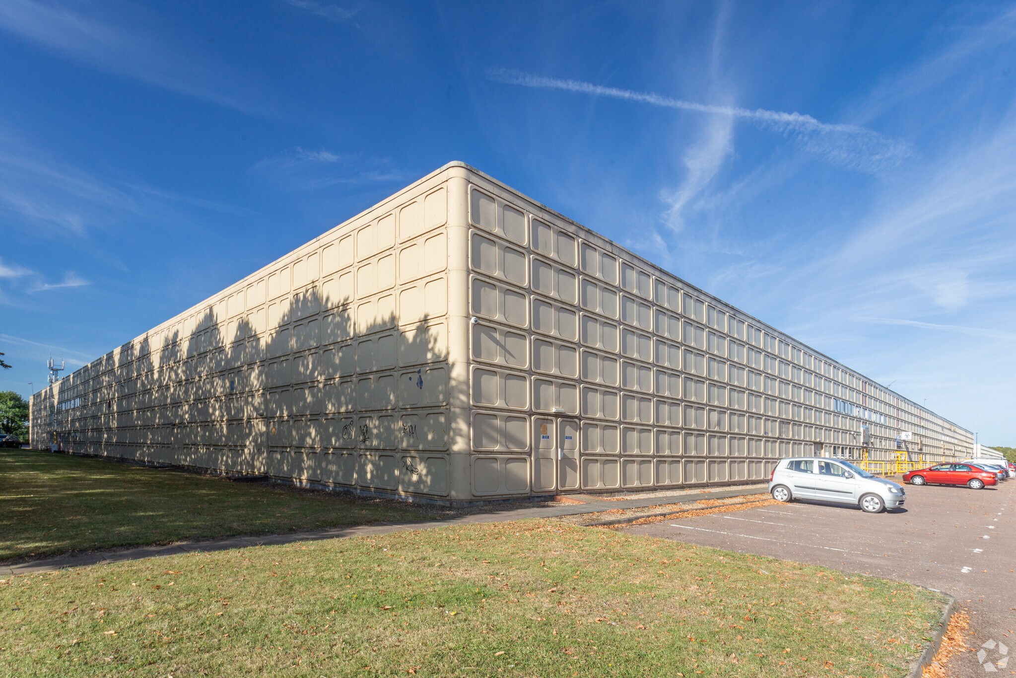 2-32 Burners Ln, Milton Keynes for sale Building Photo- Image 1 of 1