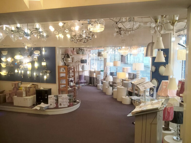 32 Maxwell Pl, Stirling for sale - Building Photo - Image 2 of 4