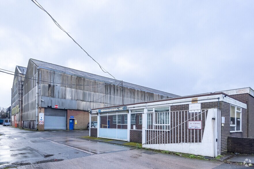 1 Highfields Rd, Bilston for sale - Primary Photo - Image 1 of 1