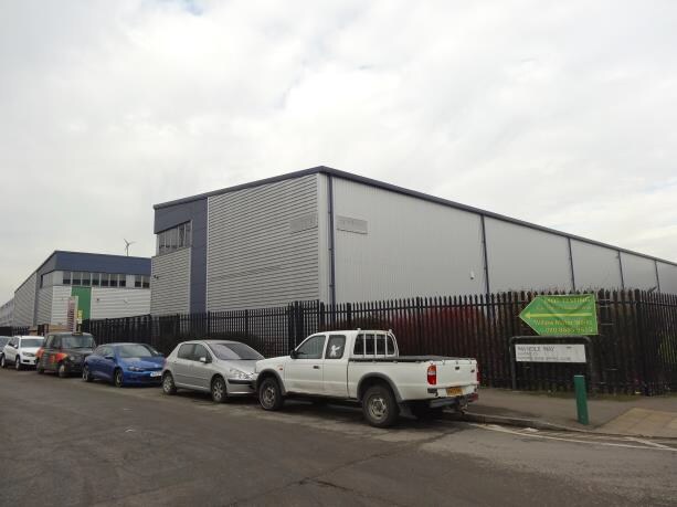 Willow Ln, Mitcham to rent - Building Photo - Image 3 of 3