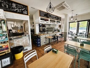 Retail in Madrid, Madrid to rent Interior Photo- Image 2 of 9