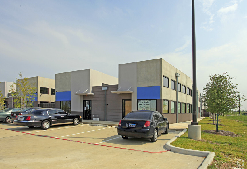 5150 Crenshaw Rd, Pasadena, TX for rent - Building Photo - Image 3 of 4