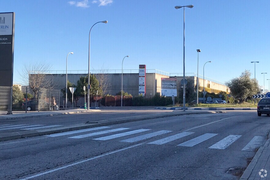 Industrial in Coslada, Madrid to rent - Primary Photo - Image 1 of 2
