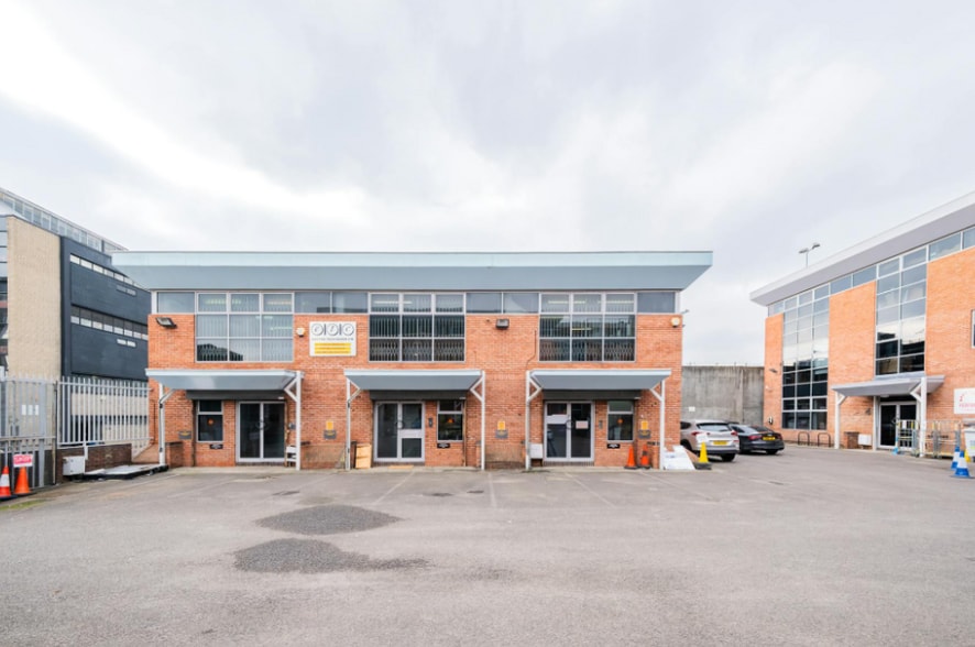 62 Brewery Rd, London for sale - Building Photo - Image 1 of 9