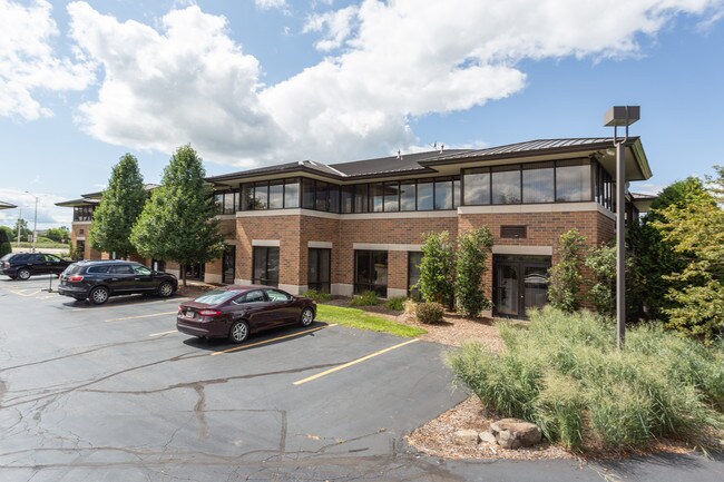 More details for N27W23957 Paul Rd, Pewaukee, WI - Office to Rent