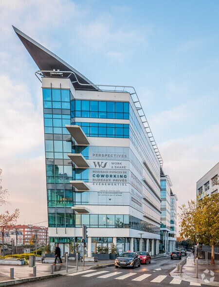 1-5 Rue Du Débarcadère, Colombes to rent - Building Photo - Image 3 of 6