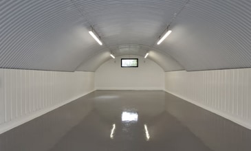 Burdett Rd, London to rent Interior Photo- Image 2 of 2