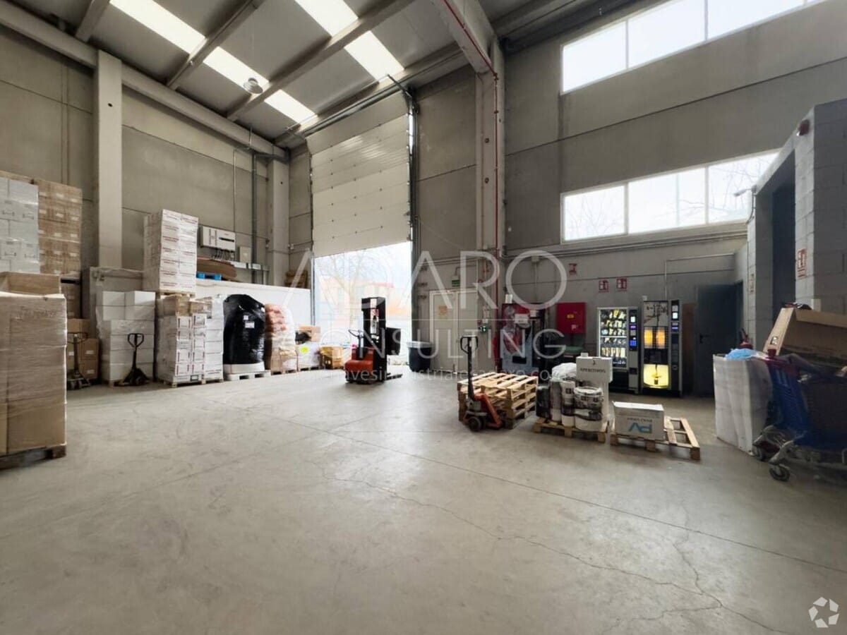 Calle Almazara, 8, Tres Cantos, MAD 28760 - - - Interior Photo - Image 1 of 11