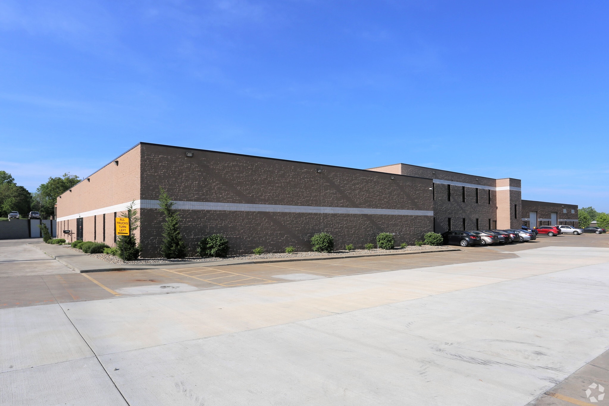 6640 Engle Rd, Middleburg Heights, OH for sale Primary Photo- Image 1 of 1