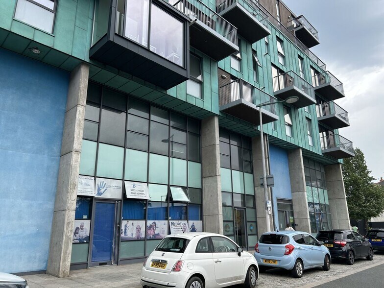 Millbay Rd, Plymouth to rent - Building Photo - Image 3 of 8