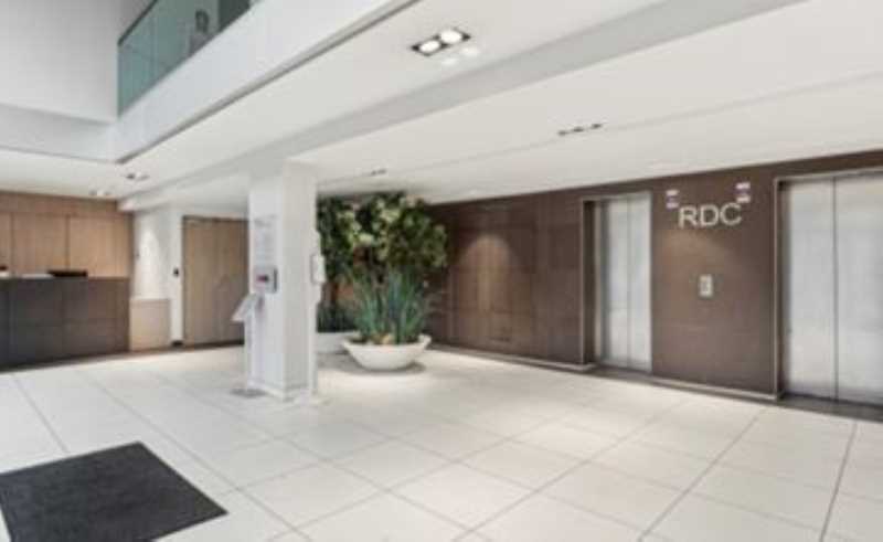 Office in Suresnes to rent - Lobby - Image 3 of 13