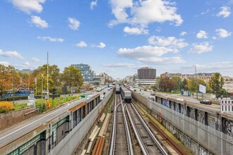 18-32 Terrasse Bellini, Puteaux, HDS - AERIAL  map view