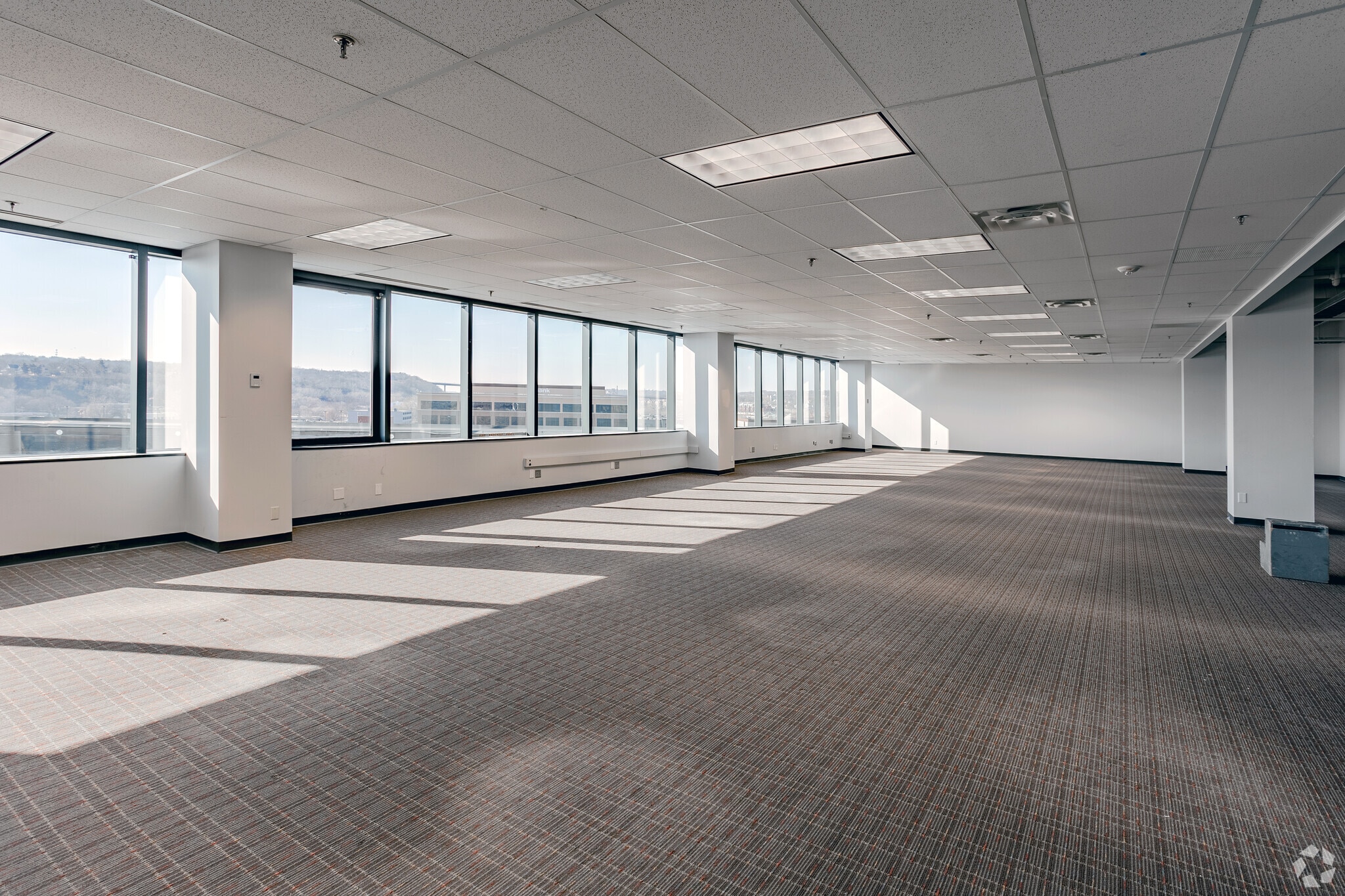 10 River Park Plz, Saint Paul, MN to rent Interior Photo- Image 1 of 3