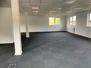 Pynes Hill, Exeter to rent Interior Photo- Image 2 of 2