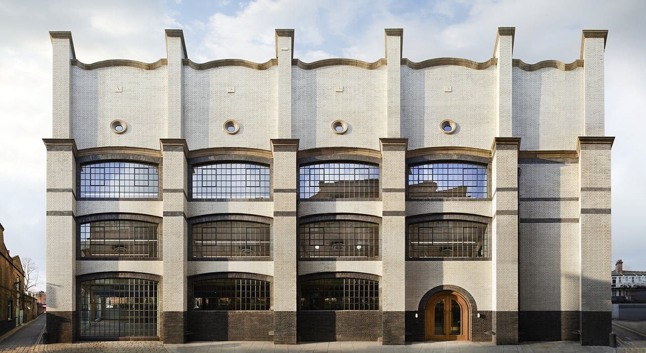 Barley Mow Passage, London to rent Building Photo- Image 1 of 12