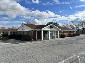 640 E Oregon Rd, Lititz, PA for rent Building Photo- Image 1 of 11