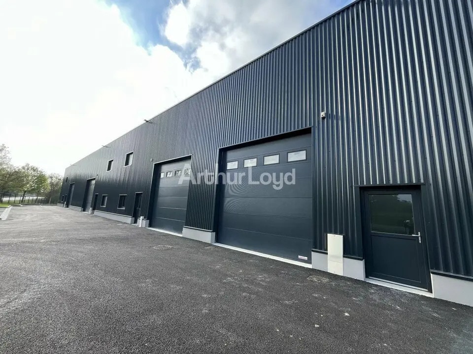 Location Local d'activités 180 m² à 664 m² - Photo 1