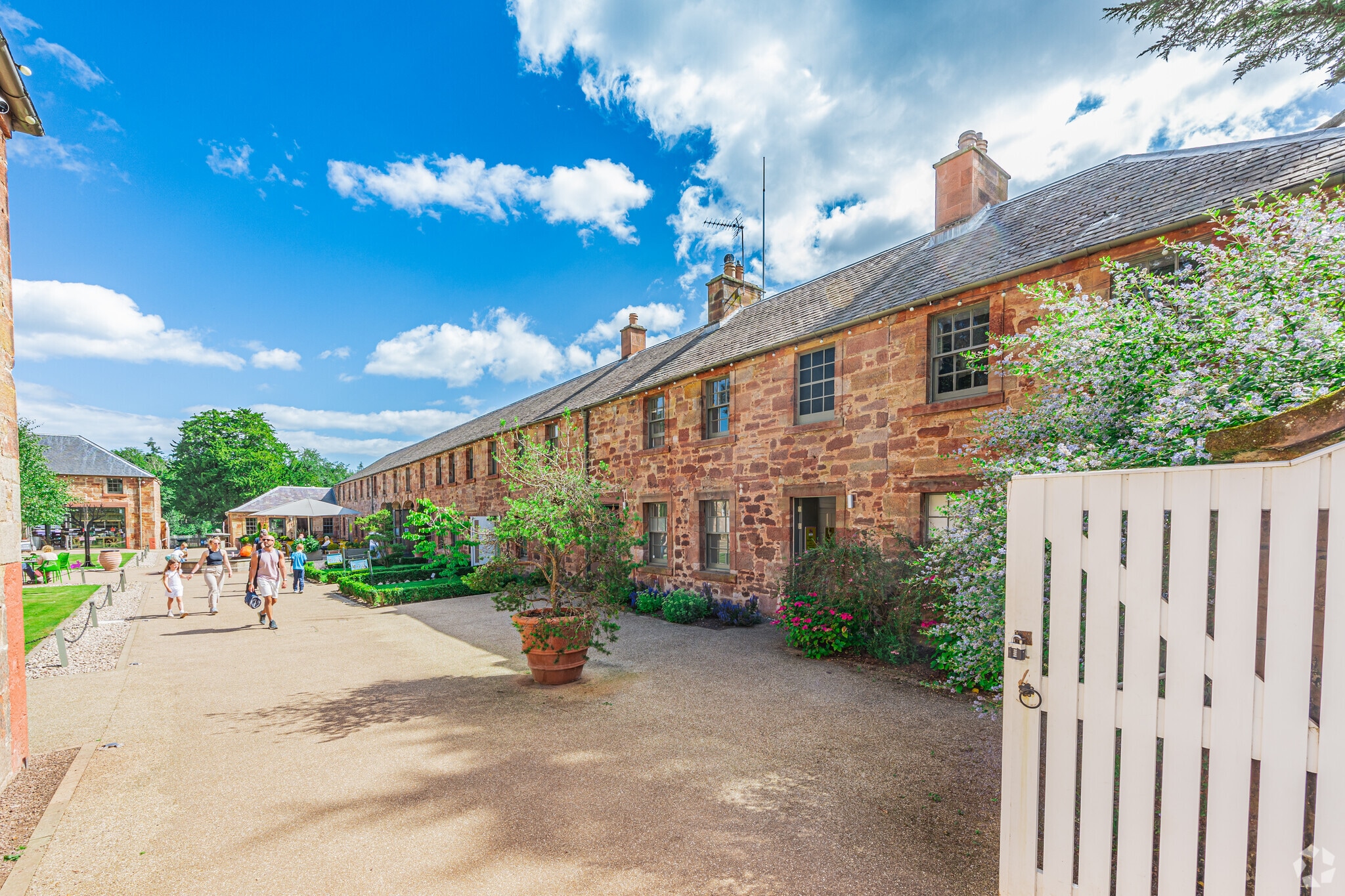 Dalkeith Country Park, Dalkeith to rent Building Photo- Image 1 of 8