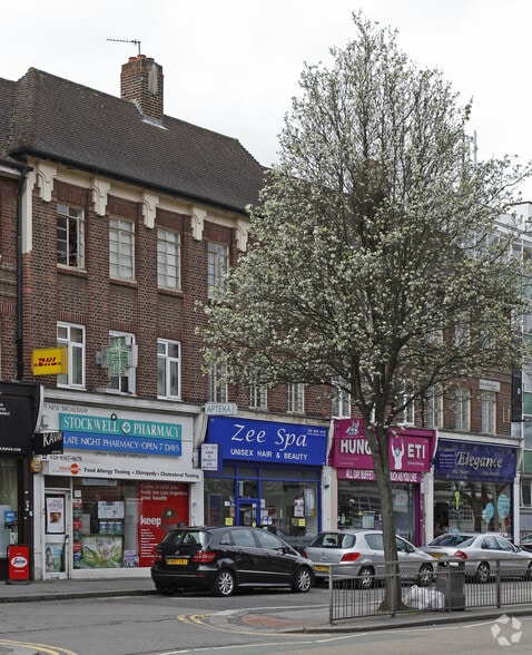 4-5 New Ealing Broadway, London to rent - Building Photo - Image 2 of 2
