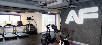 Sapphire Rd, Bishops Cleeve to rent Interior Photo- Image 1 of 4