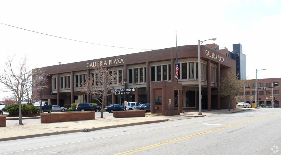 111 E Main St, Decatur, IL for rent - Primary Photo - Image 1 of 2