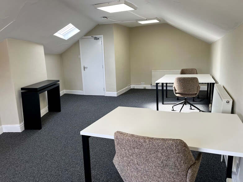 1-3 Grove St, Wilmslow to rent - Building Photo - Image 2 of 7