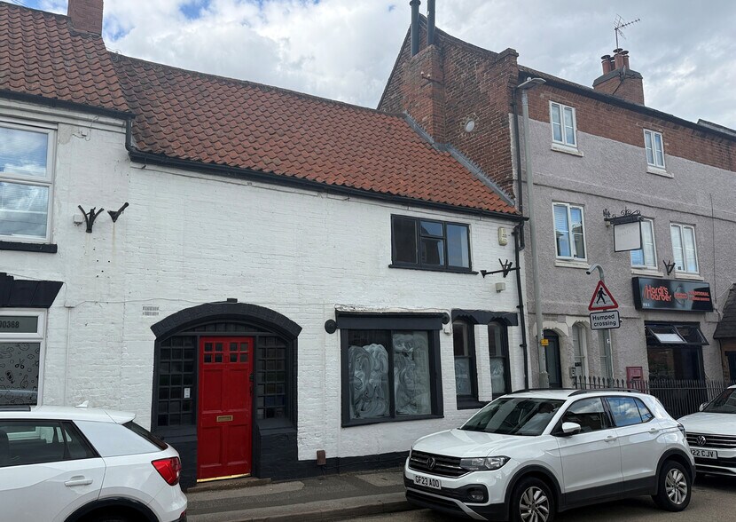 37-39 Long Acre, Bingham to rent - Building Photo - Image 1 of 4