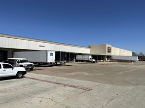 502 Fountain Pky, Grand Prairie, TX for rent Building Photo- Image 1 of 6