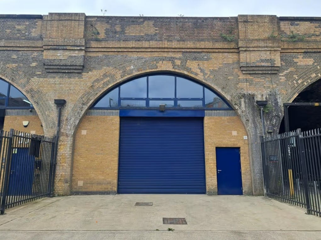 Raymouth Rd, London to rent Building Photo- Image 1 of 4