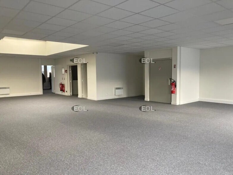 Light Industrial in Vitry-sur-Seine to rent - Interior Photo - Image 3 of 6