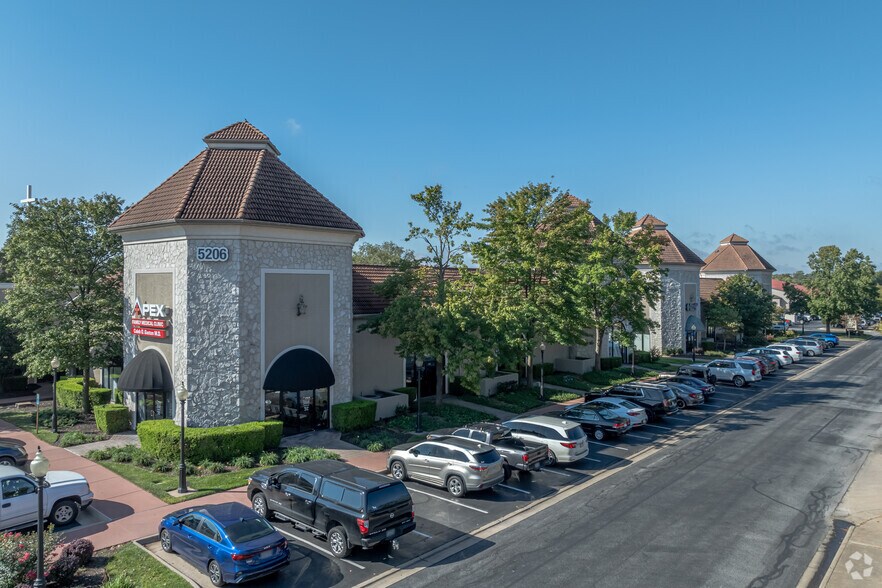 5212 Village Pky, Rogers, AR to rent - Building Photo - Image 2 of 28