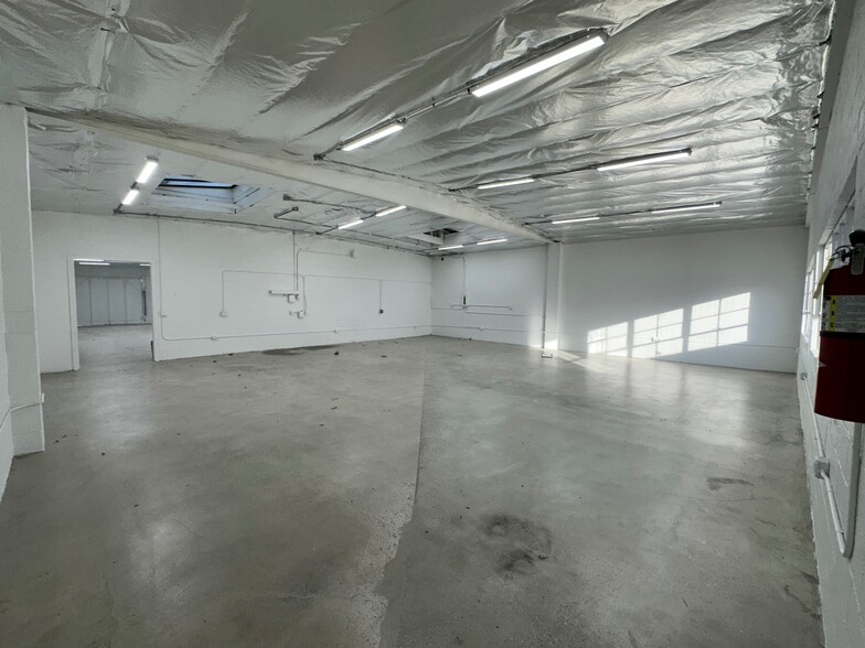 5894 Blackwelder St, Culver City, CA for rent - Building Photo - Image 2 of 7