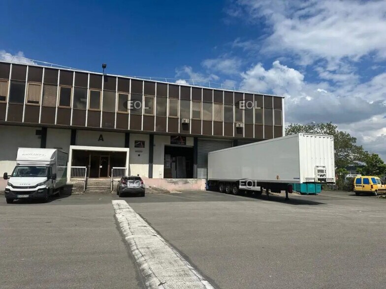 Industrial in Wissous to rent - Building Photo - Image 2 of 8