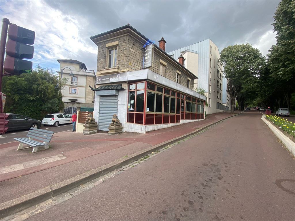 Retail in Sceaux to rent Building Photo- Image 1 of 10