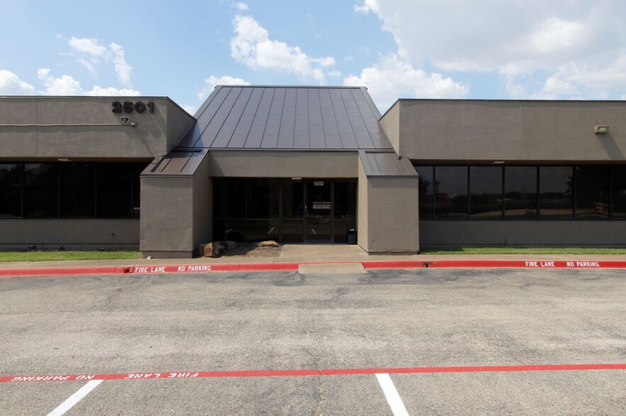 2501 Avenue J, Arlington, TX for rent - Building Photo - Image 2 of 5