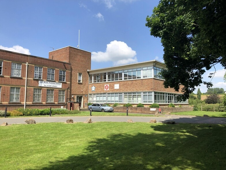 Main Block & Area 3, Cherwell Business Village, Banbury to rent - Building Photo - Image 3 of 22