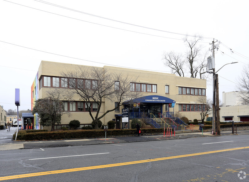 216 Central Ave, White Plains, NY for rent - Building Photo - Image 1 of 7