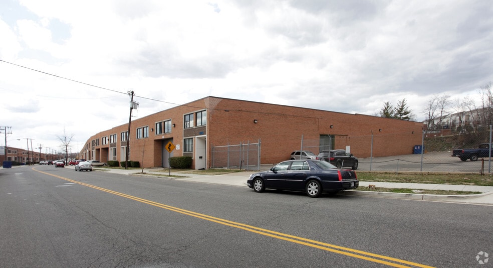 3515-3521 V St NE, Washington, DC to rent - Building Photo - Image 3 of 17