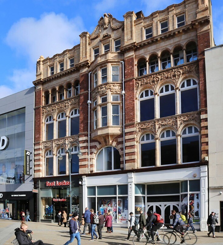 133-137 Briggate, Leeds for sale Primary Photo- Image 1 of 1