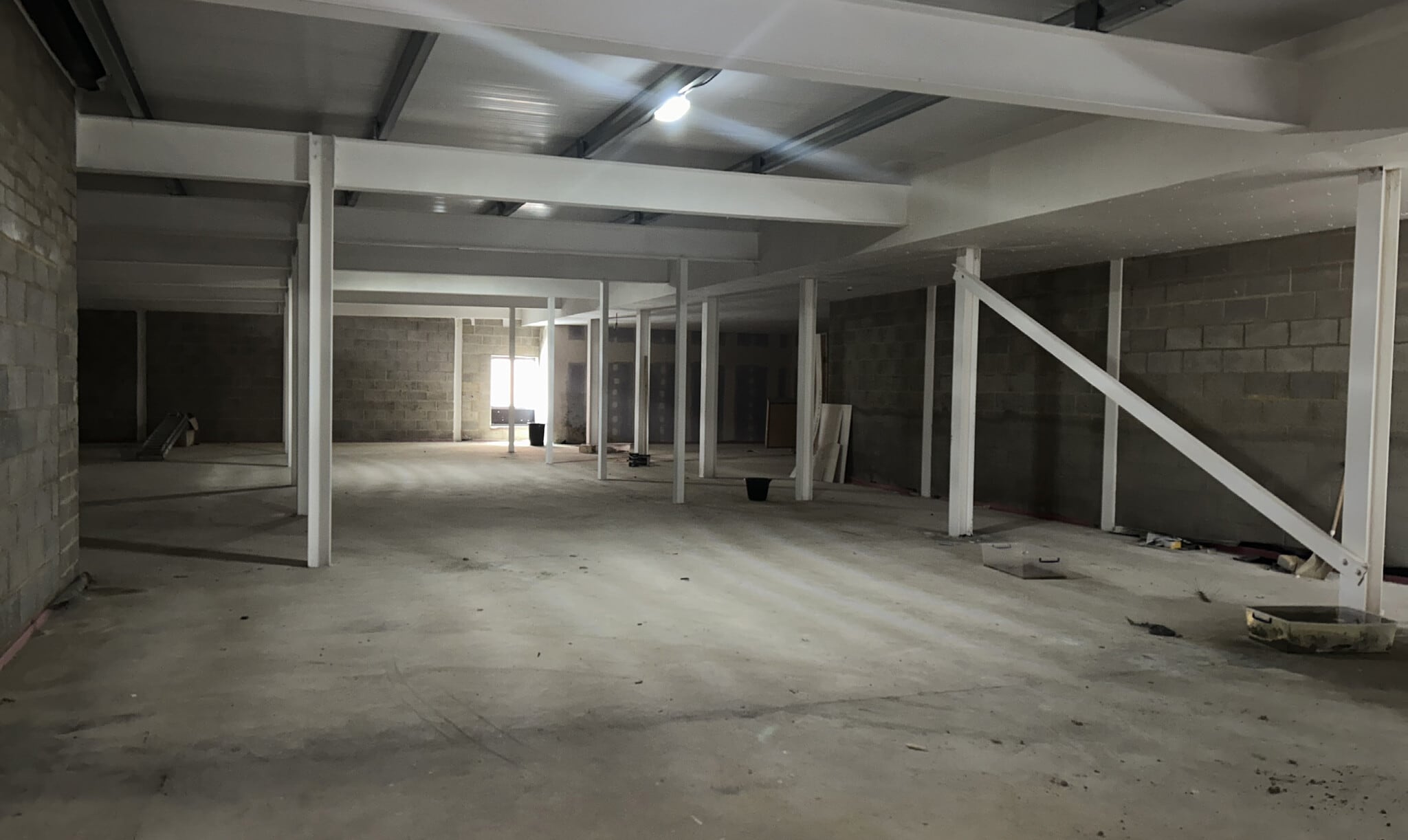 Little King St, East Grinstead to rent Construction Photo- Image 1 of 4