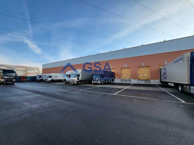 Location Local d'activités 1 960 m²