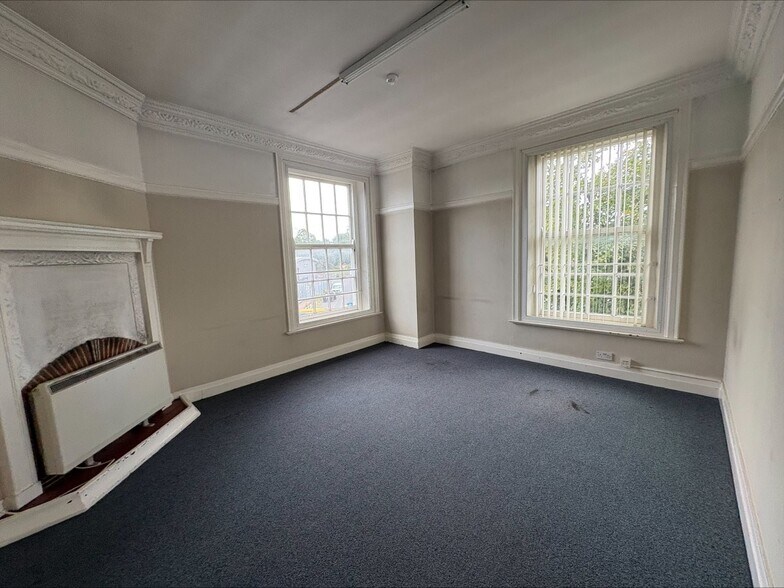 536 Valley Rd, Nottingham to rent - Interior Photo - Image 2 of 9